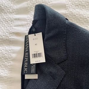 NEW WITH TAGS - Men’s Banana Republic Smart - Weight Suit Jacket